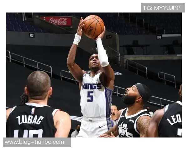 福克斯26分助球队逆转险胜强队间距拉开关键时刻到来