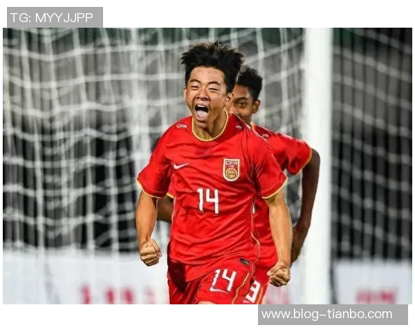 邝兆镭热身赛下半时登场突破造角球助攻队友破门精彩瞬间